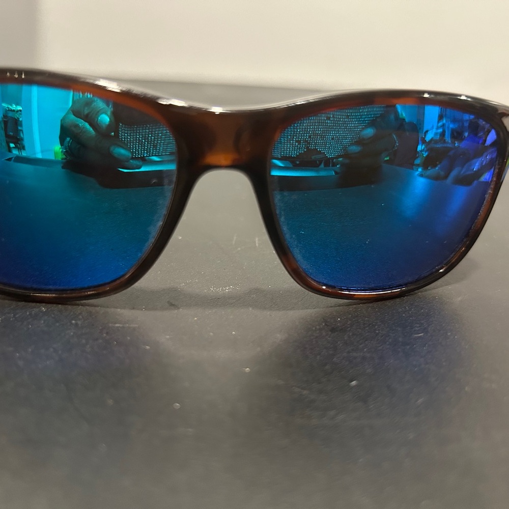 Calcutta Men's Blue and Brown Sunglasses Unisex
